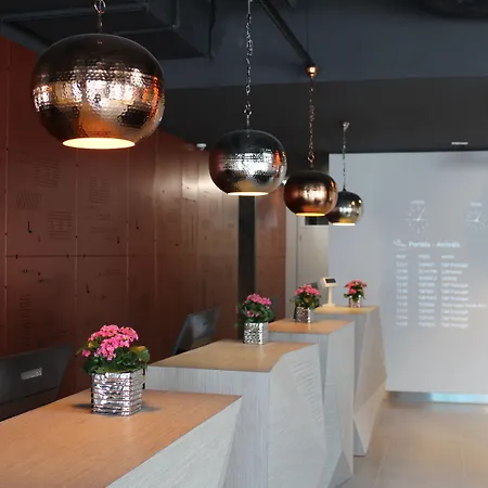 Hotel Star Airport 3*