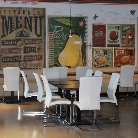 Hotel Star Airport 3*