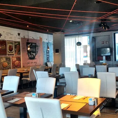 Hotel Star Airport 3*
